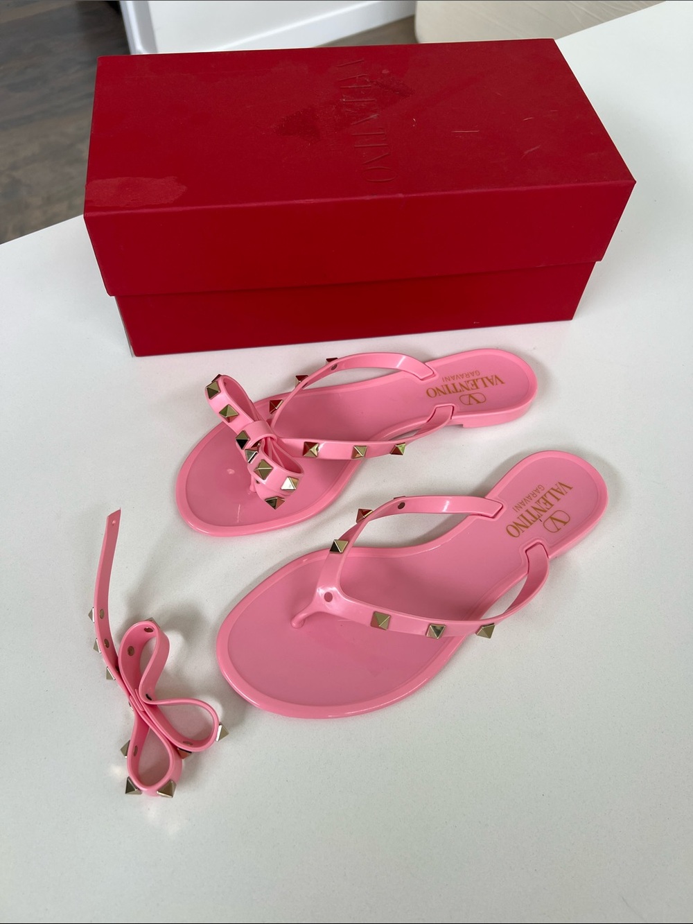 Valentino Garavani light pink rockstud jelly bow sandals flip flops 36